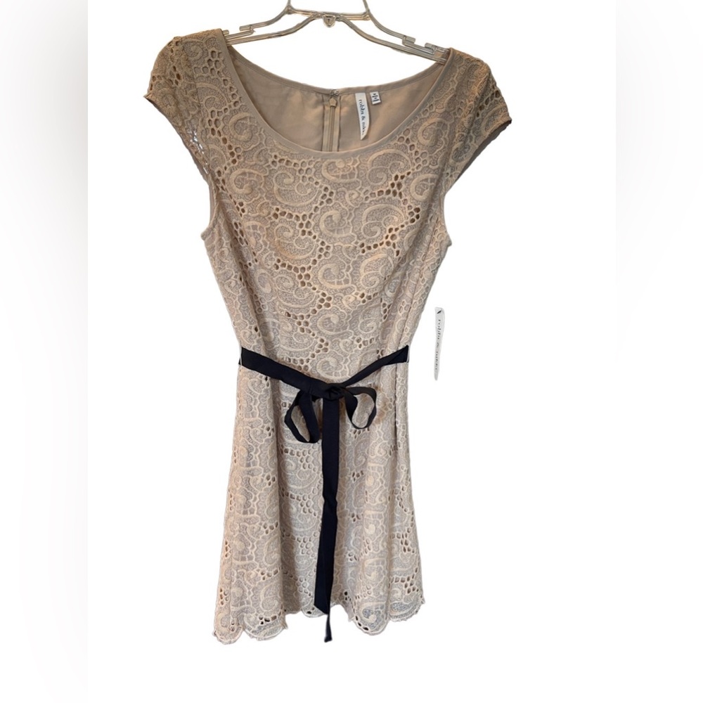 Robbi & Nikki Off White, Lace Dress with Black Satin Ribbon Belt Size M NWT - Picture 9 of 11